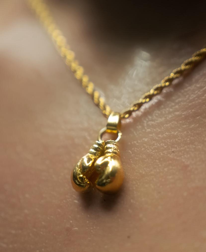 BOXING GLOVES NECKLACE GLD