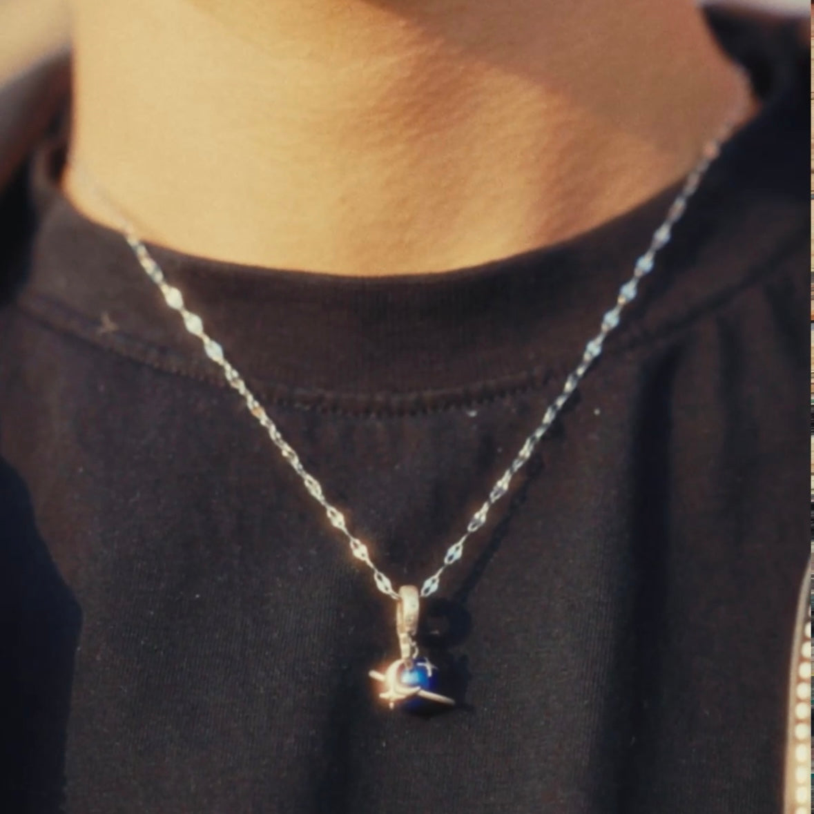 Broken Planet Necklace Silver